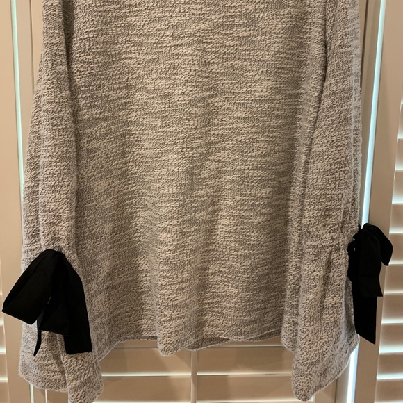 Club Monaco Bell Sleeves Sweater - Picture 6 of 7